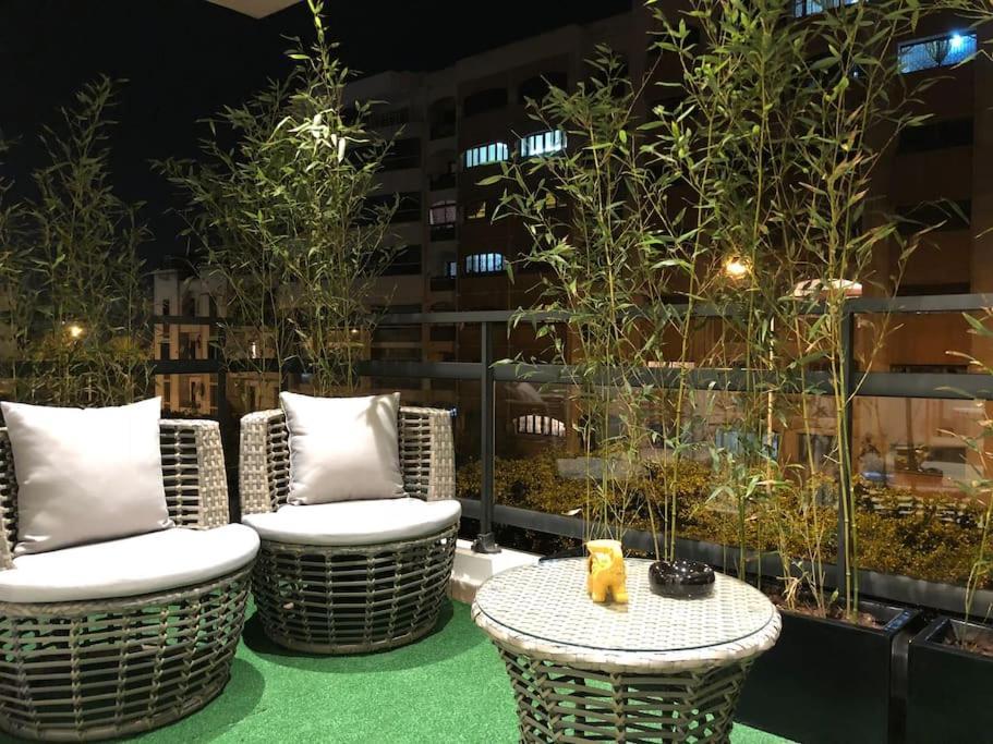 Center With Terrace